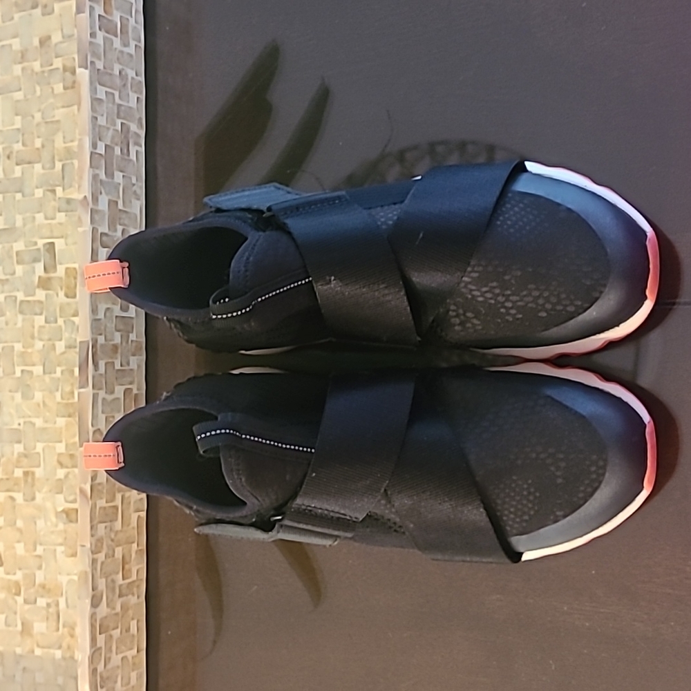 Sorel Slip On Tennis Shoes